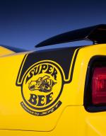 Dodge Charger SRT8 Super Bee 2012 года